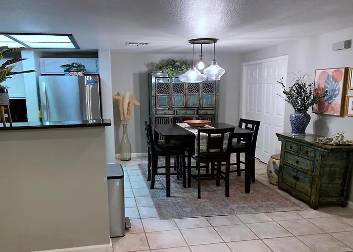 Mountain Vista Resort: Gated Community With Pools And Hiking Access